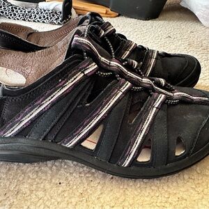 Women's Black and Pink Striped Athletic Shoes